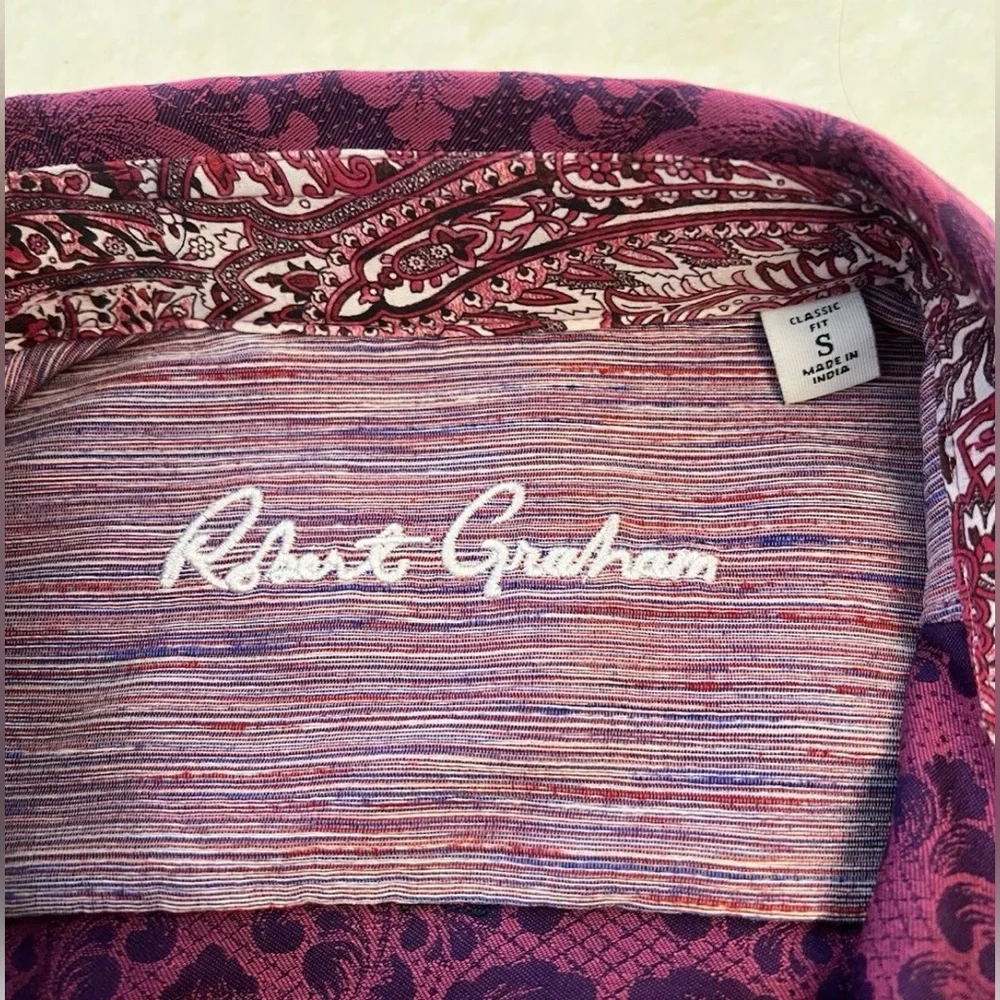 Robert Graham Bayview Classic Fit Shirt Mens Small Raspberry Paisley Button NWT - Picture 2 of 8